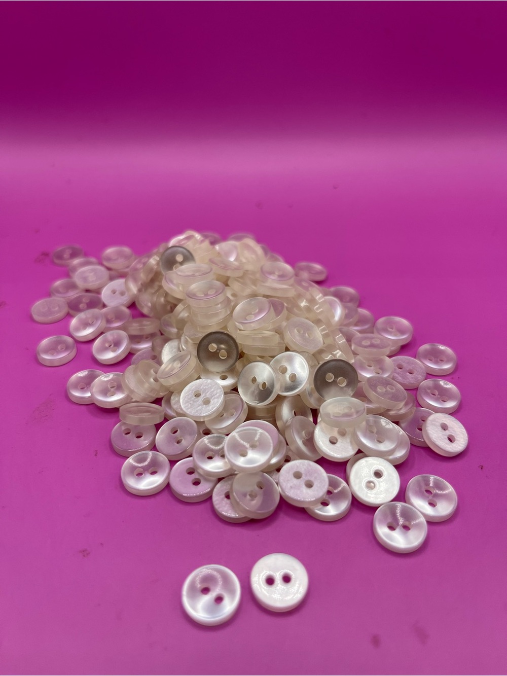 Vintage Pearlescent Two-Hole Sewing Buttons - Cream Pack